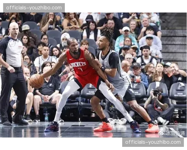 活塞次节轰42分进攻潮,詹金斯与杜伦内外呼应打穿湖人防线